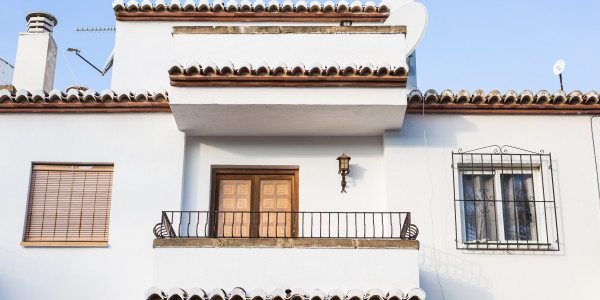 Pintar Fachadas de Casas Unifamiliares / Chalets Sant Vicenç dels Horts · Pinturas Especiales Anticorrosivas y de Alta Resistencia