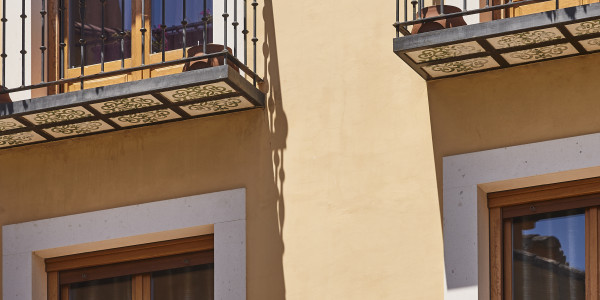 Pintar Fachadas de Casas Unifamiliares / Chalets Sant Vicenç dels Horts · Pintura anticorrosiva para Barandillas, Rejas y otros Elementos