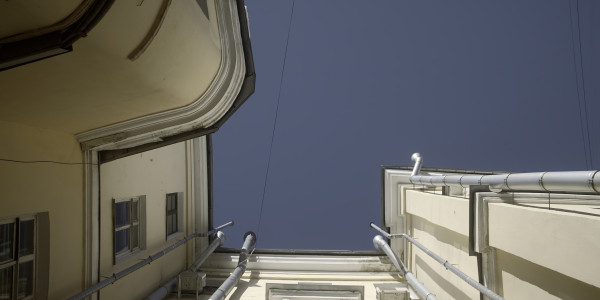 Trabajos Verticales en Fachadas de Edificios / Viviendas Cabrils · Pintado de Edificios Altos, Patios Interiores de Luces y Estructura Complejas